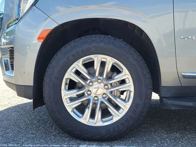 2023 GMC Yukon SLT - Photo 6