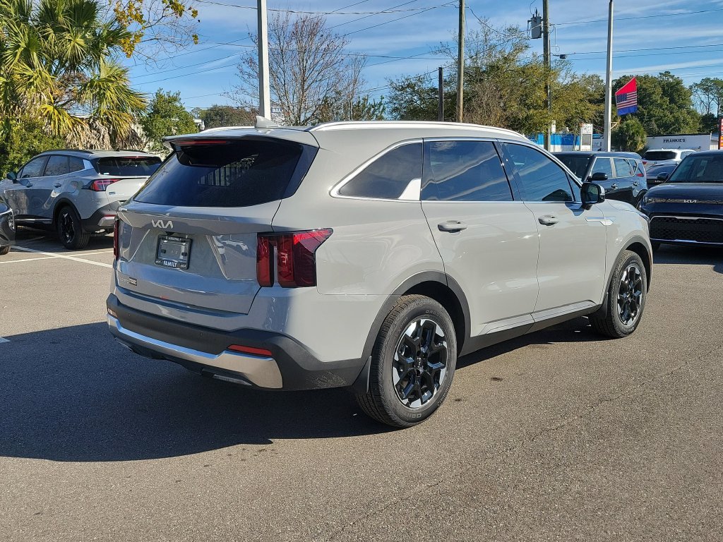 New 2026 Wolf Gray Kia S image 6