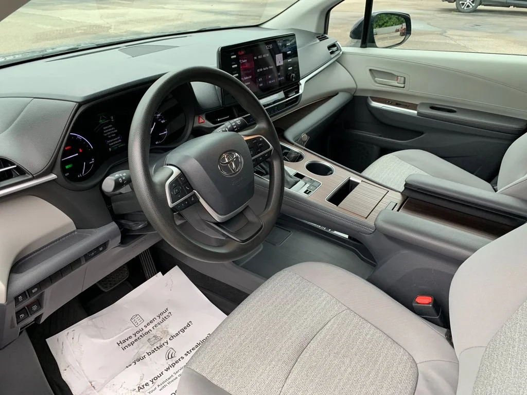 Used 2021  Toyota LE image 11