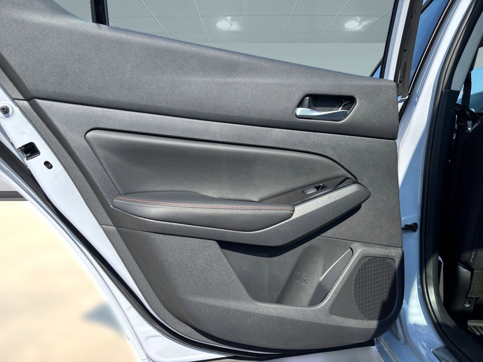 2025 Nissan Altima SR - Photo 16