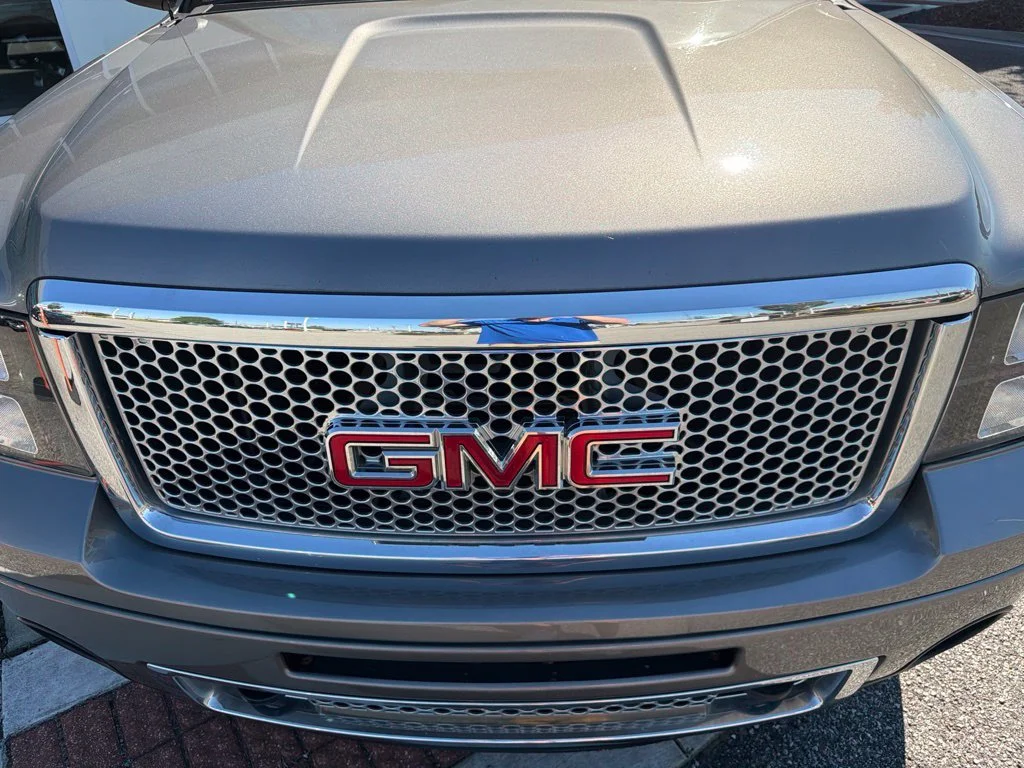 Used 2012 Gray GMC Denali image 13