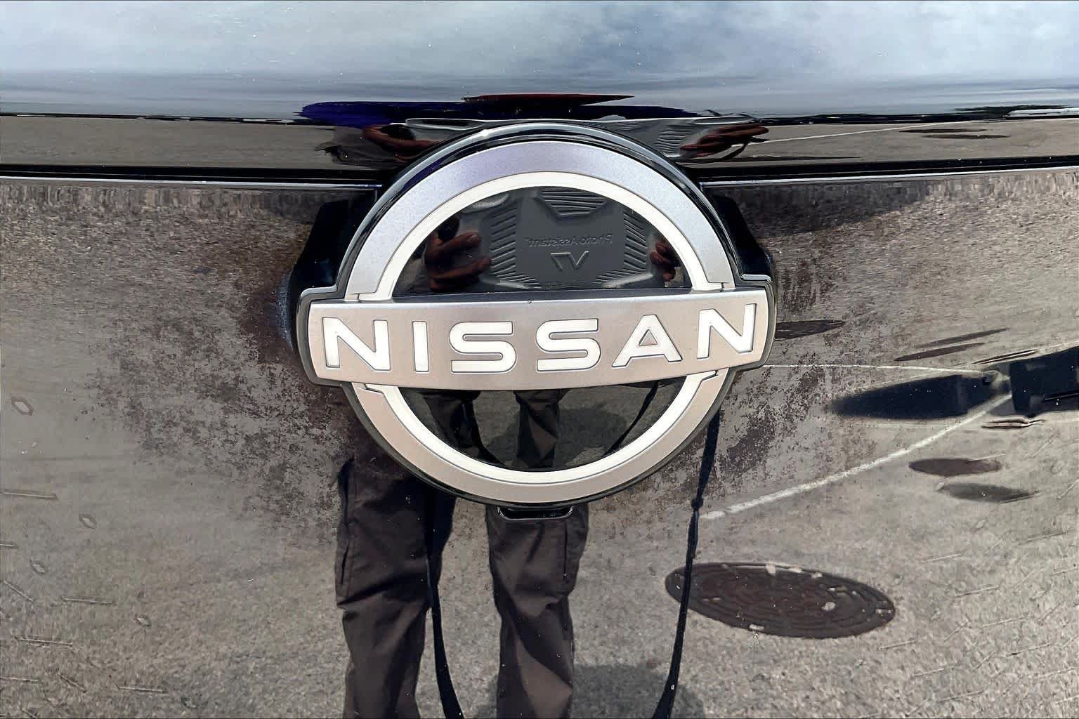 Used 2023 Black Diamond Pearl Nissan ENGAGE image 30
