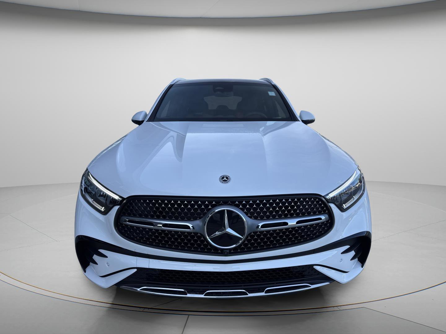 New 2026 Polar White Mercedes-Benz GLC 300 image 4