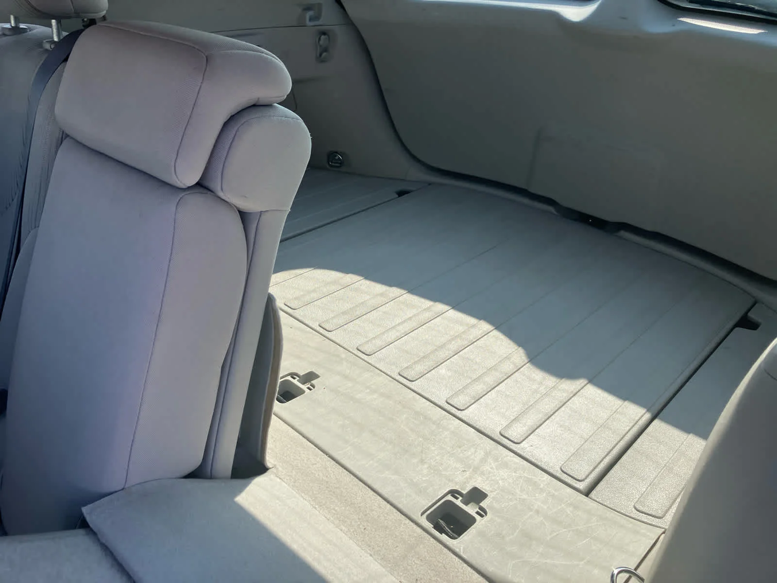 Used 2015 Cosmic Gray Mica Toyota LE image 25
