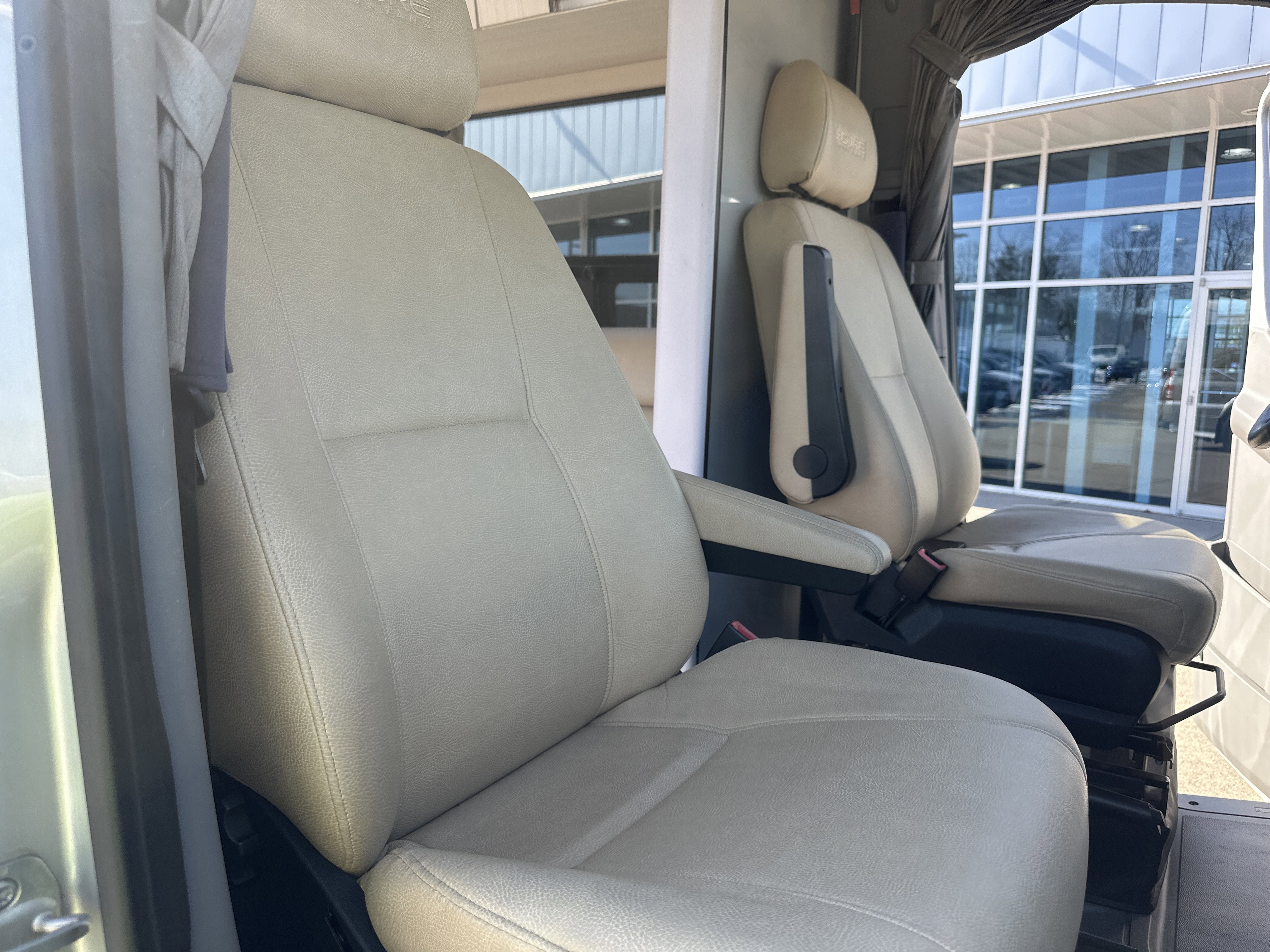 Used 2012 Steel Blue Mercedes-Benz EXT image 35