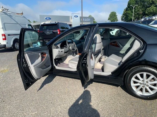Used 2010 Black Toyota XLE image 17