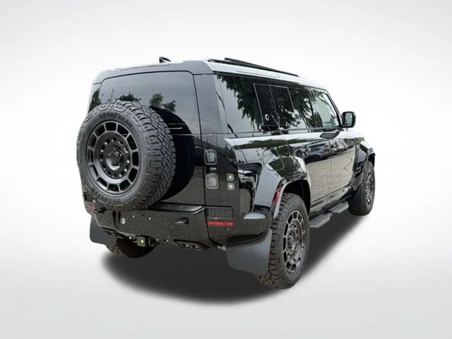 New 2026 Narvik Black Land Rover OCTA Black image 8