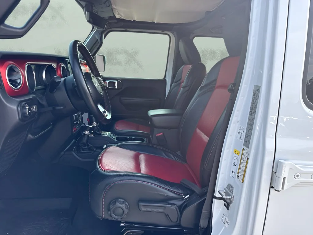 Used 2018 White Jeep Unlimited Rubicon image 9