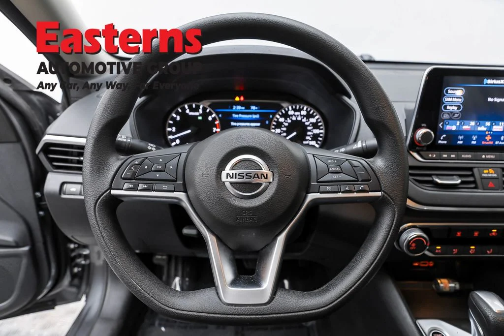Used 2022 Gray Nissan 2.5 SV image 10
