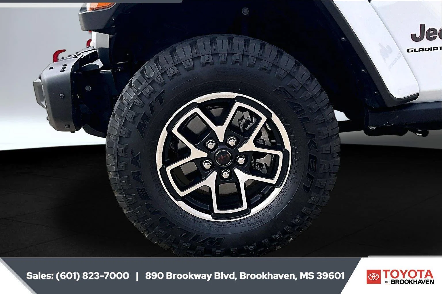 Used 2025 Bright White Clearcoat Jeep Rubicon X image 7