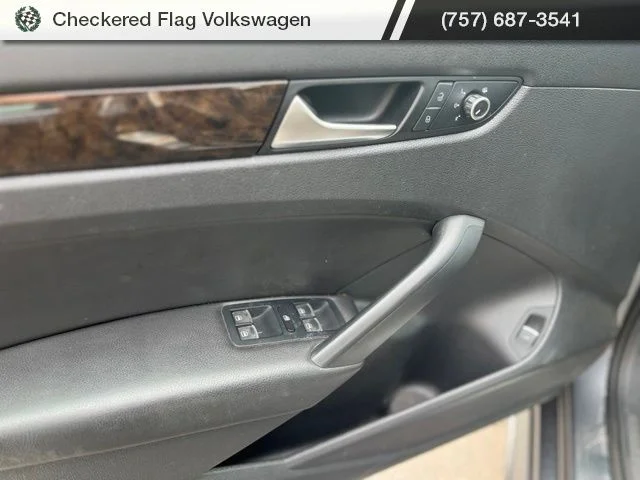 Used 2015 Platinum Gray Metallic Volkswagen TDI SEL Premium image 14