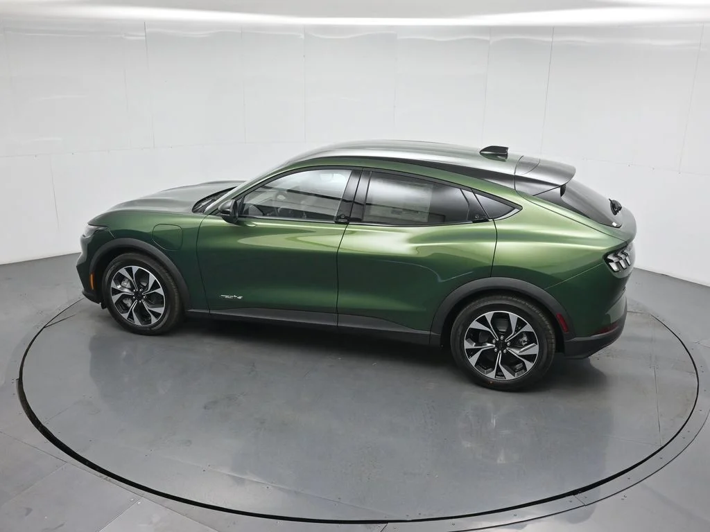 New 2026 Green Ford Select image 38