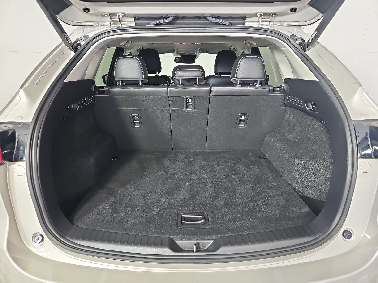 Used 2025 Silver Mazda 2.5 S Preferred Package image 12
