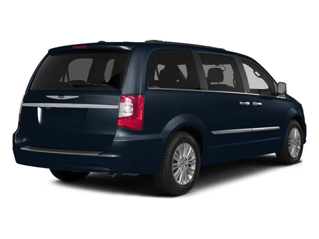 Used 2014 True Blue Pearlcoat Chrysler Touring image 2