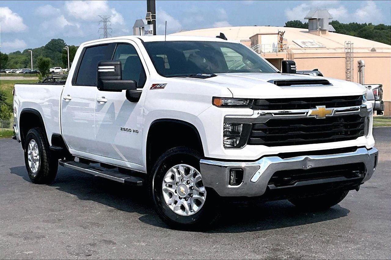 Used 2024 Summit White Chevrolet 4WD Crew Cab Standard Bed LT image 37