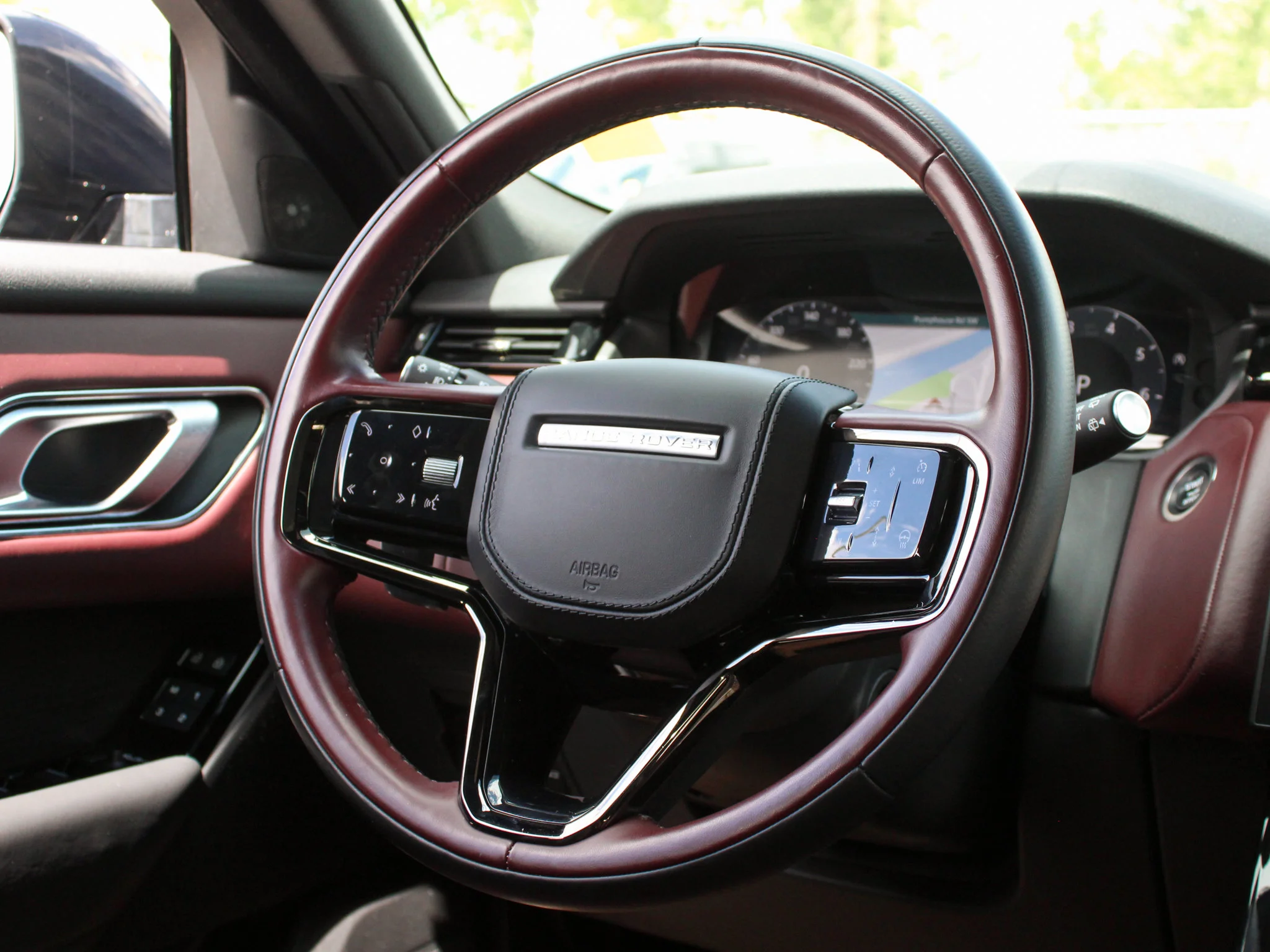 Certified Used 2024 Black Land Rover Dynamic HSE * Mild-Hybrid | 395 HP | Apple CarPlay | Massage Seats | Meridian image 6