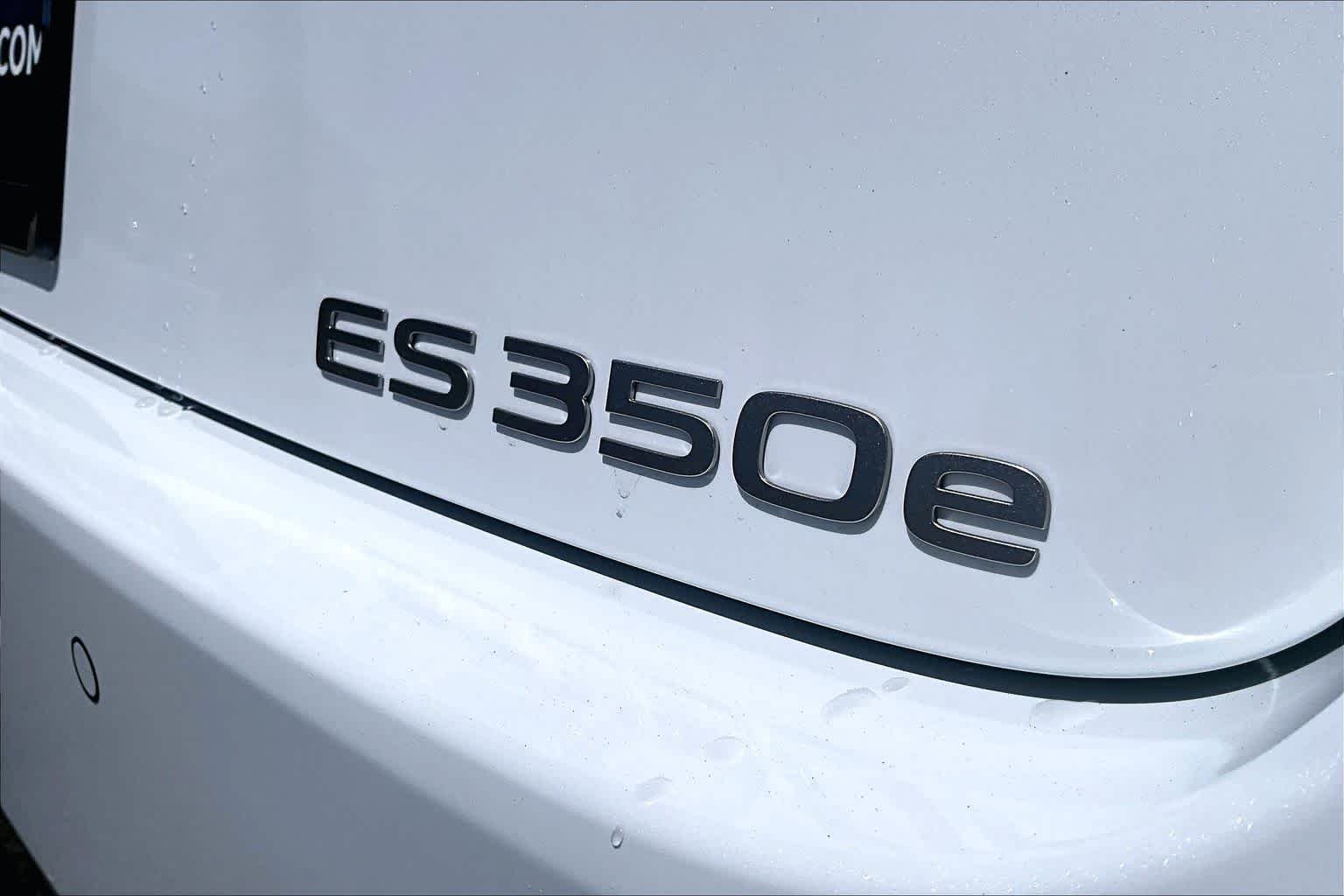 New 2026 Ultra White Lexus PREMIUM image 8
