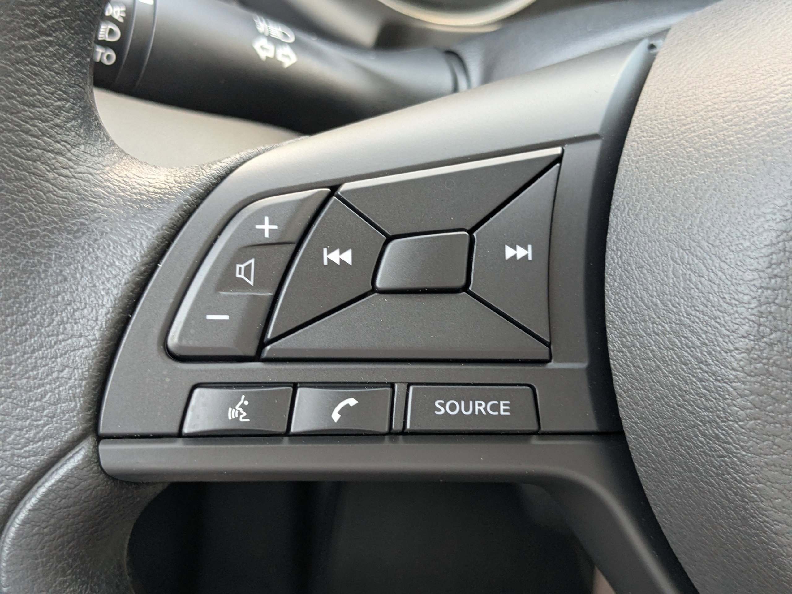 2025 Nissan KICKS PLAY Base - Photo 23