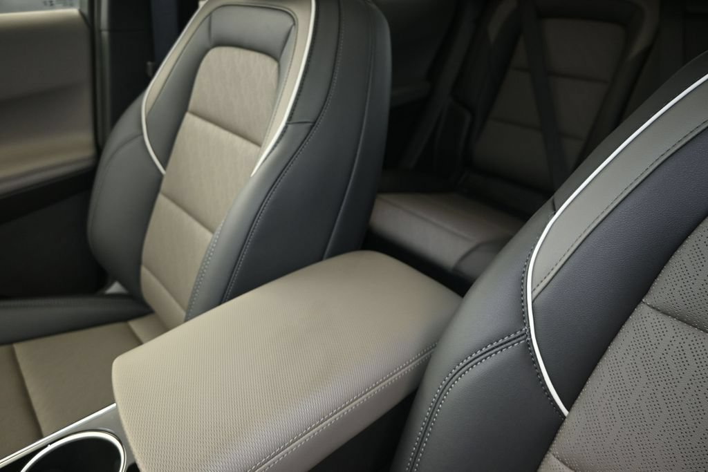 2027 Chevrolet Equinox LT - Photo 14