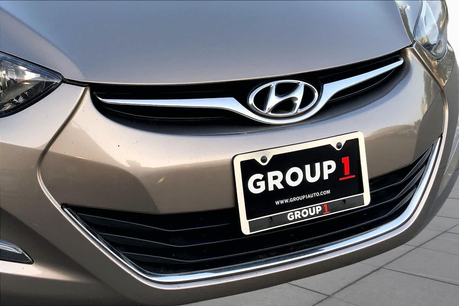 Used 2014 Desert Bronze Hyundai SE image 28