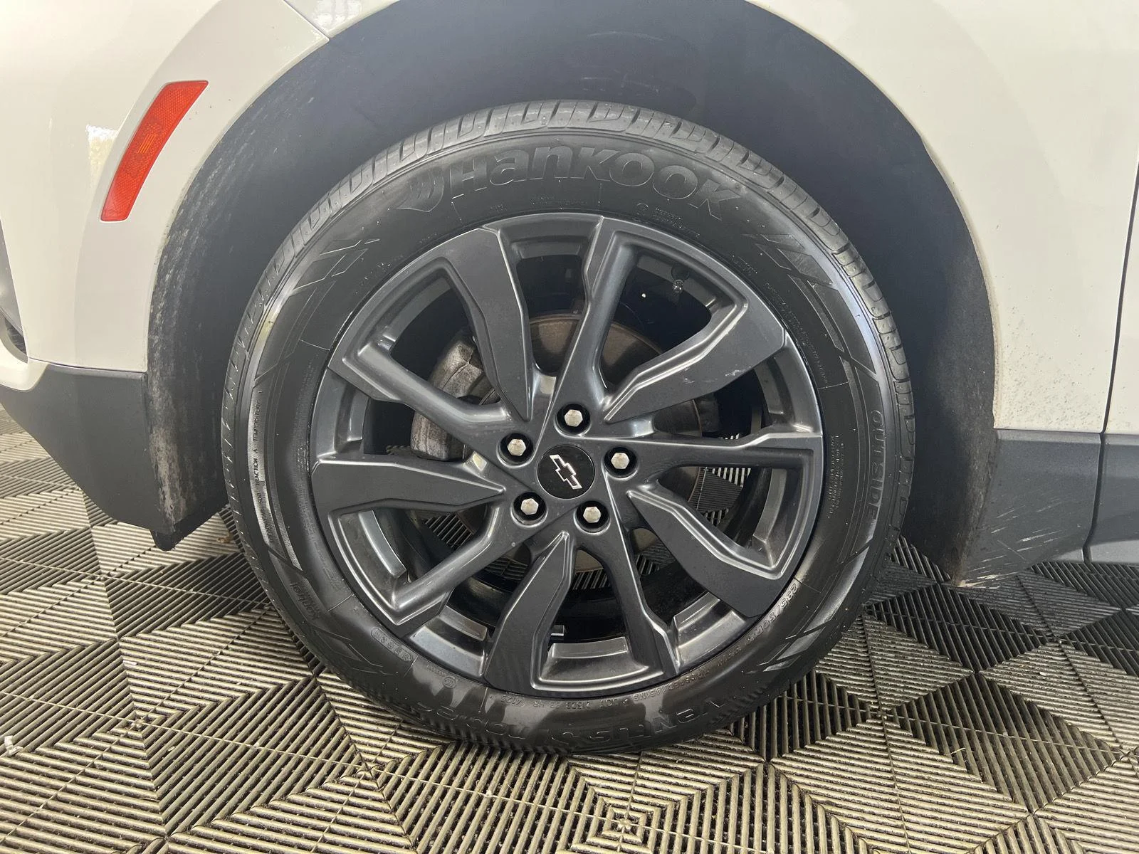 Used 2024 Summit White Chevrolet RS image 30