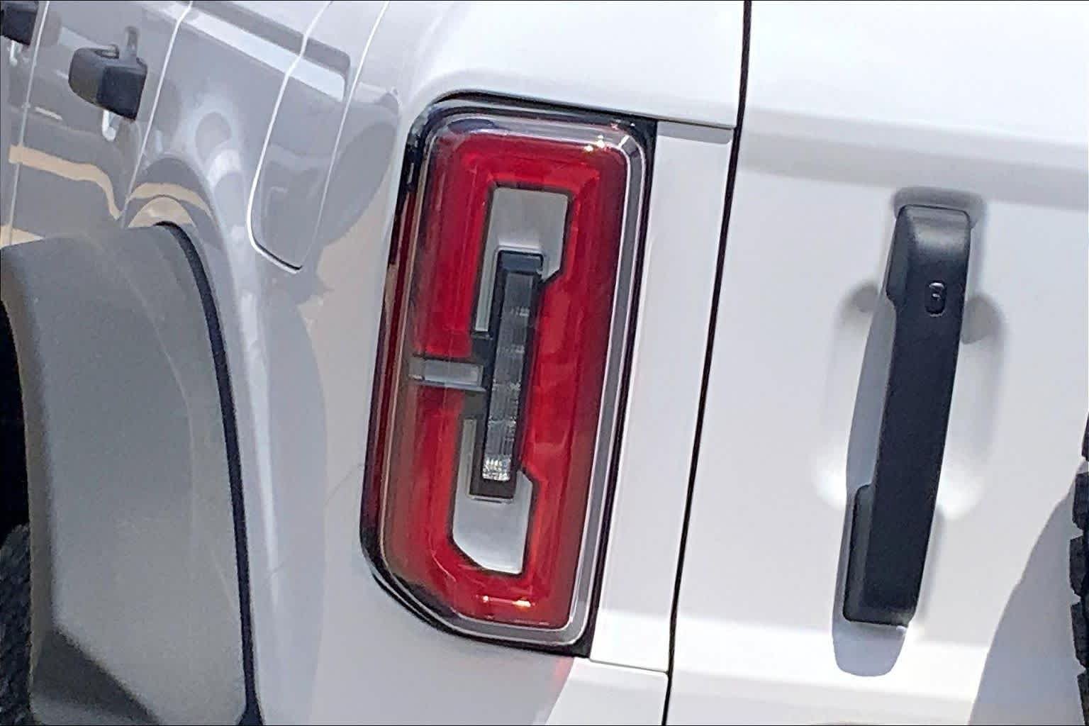 New 2026 Oxford White Ford Badlands® image 14