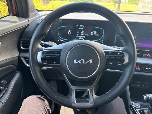 Used 2025 Red Kia X-Line image 17