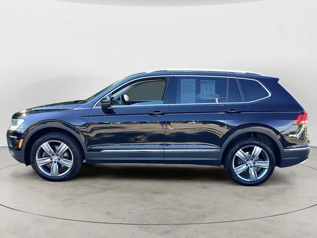 Used 2020 Deep Black Volkswagen 2.0T SEL image 2