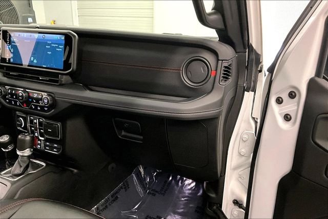 Used 2024 Bright White Clearcoat Jeep Rubicon image 18