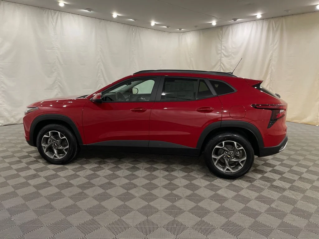 2026 Chevrolet Trax LT - Photo 9