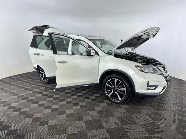 Used 2020 White Nissan SL image 12