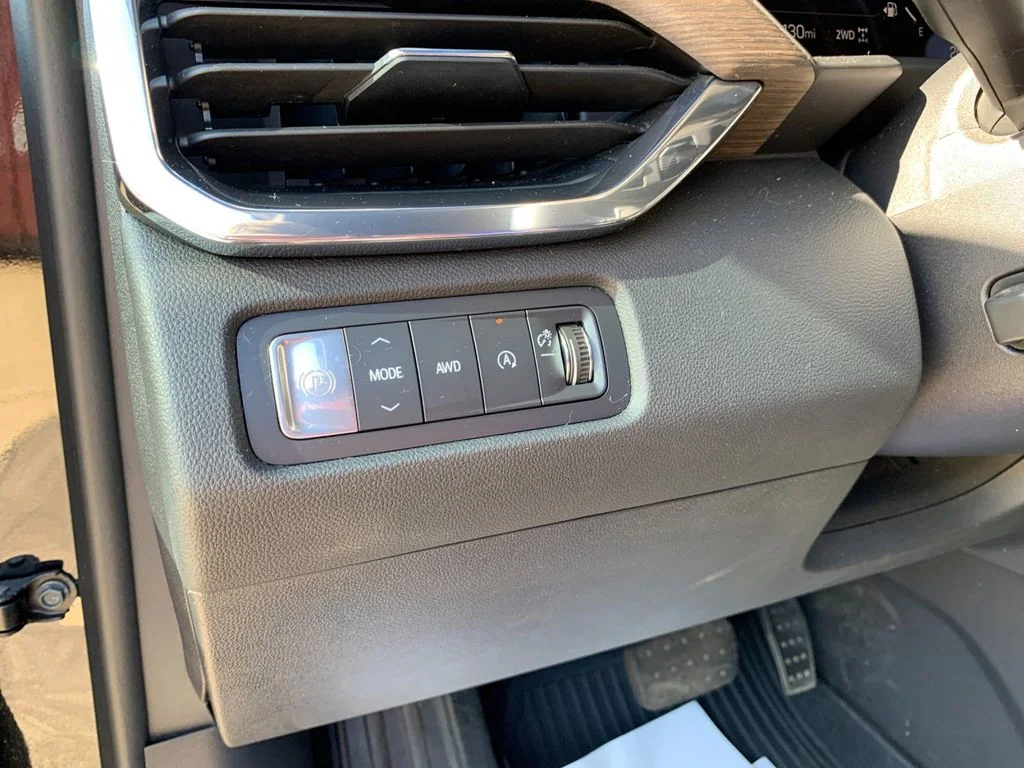 Used 2025 Black GMC Denali image 32