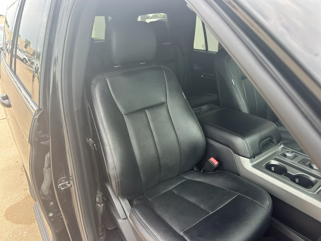Used 2018 Shadow Black Ford XLT image 26