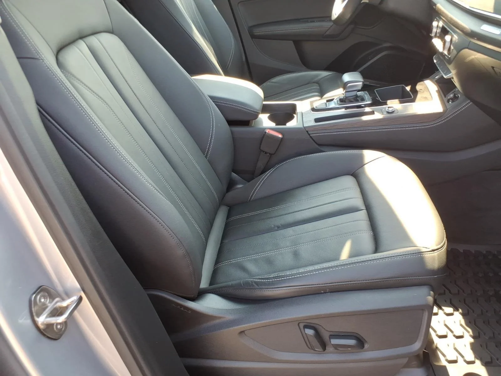 Used 2023 Florett Silver Metallic Audi S line Premium Plus image 24