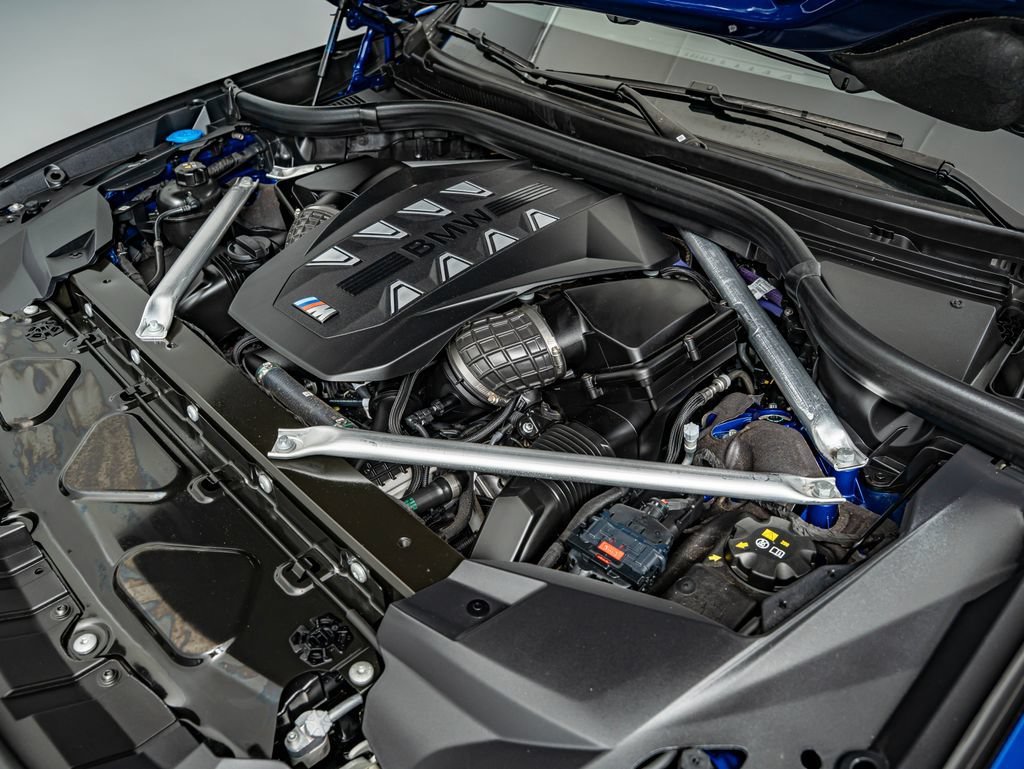 Used 2026 Marina Bay Blue Metallic BMW M60i image 44