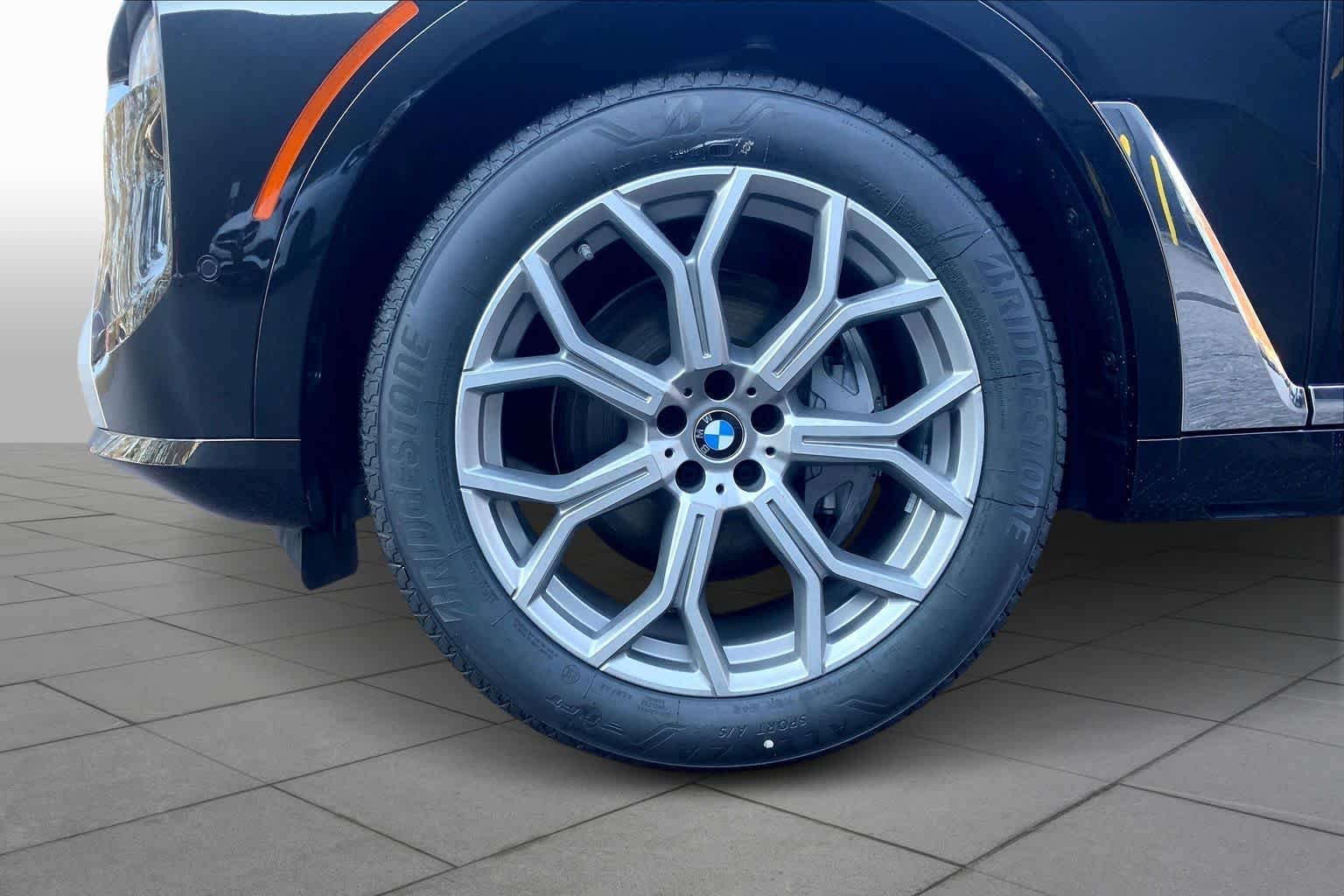 Used 2026 Black Sapphire Metallic BMW xDrive40i image 11