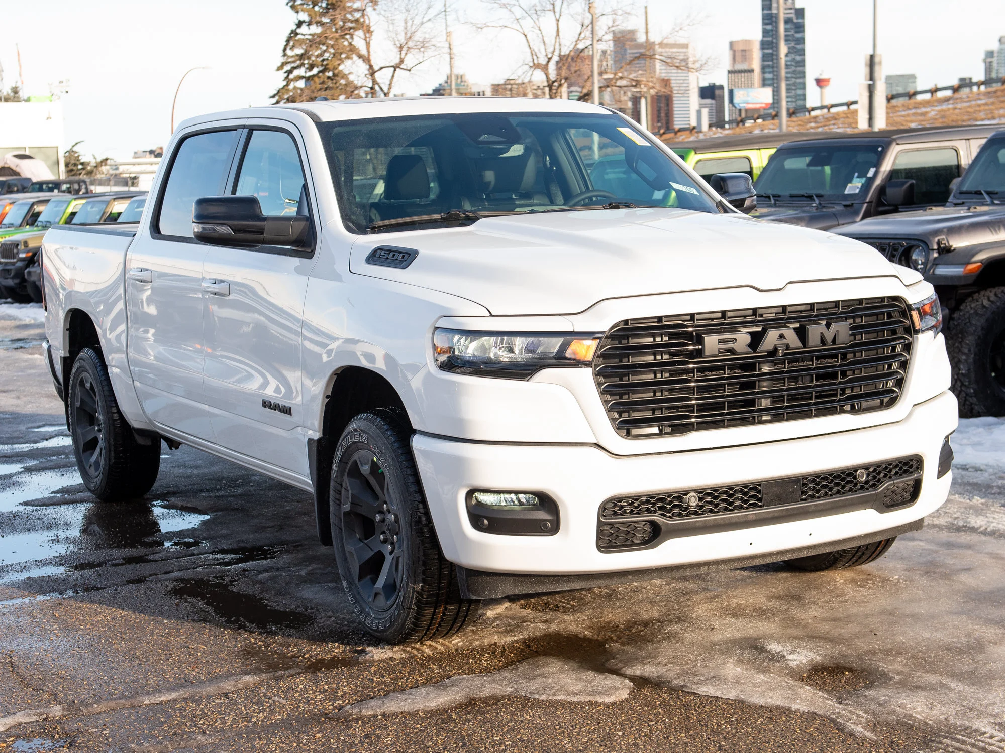 Used 2026 White RAM Sport* Crew Cab 4x4, Twin-Turbo, Pano Sunroof, Nav, 12 Inch Screen image 6