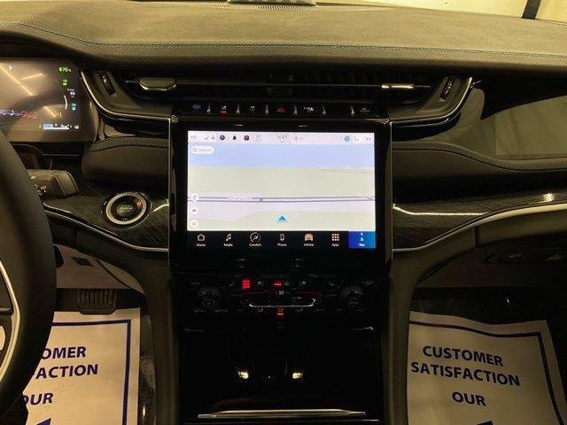 New 2024 Baltic Gray Metallic Clearcoat Jeep Trailhawk image 17