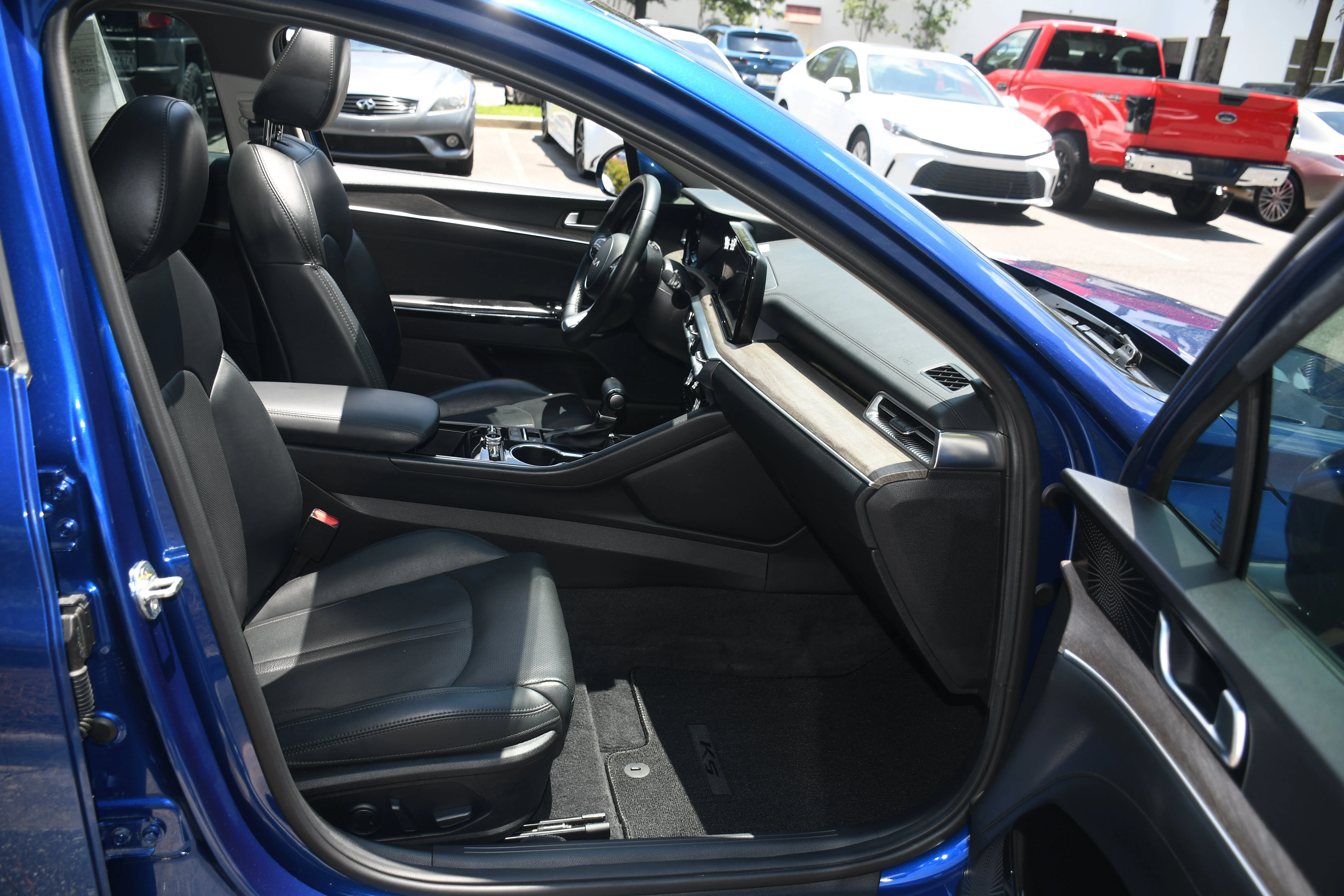 Used 2022 Blue Kia EX image 22