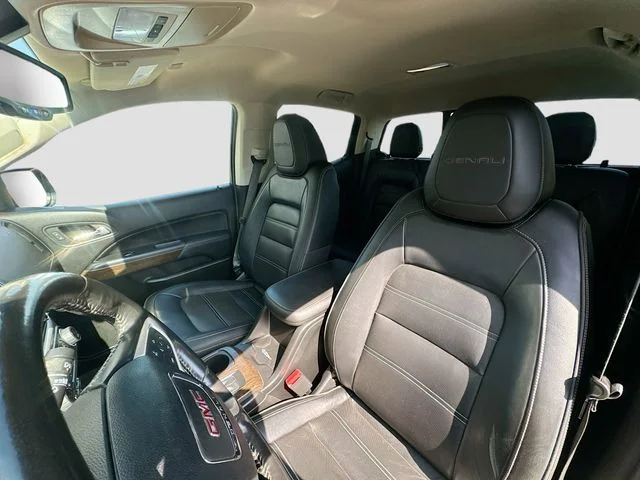 Used 2019 Black GMC Denali image 23