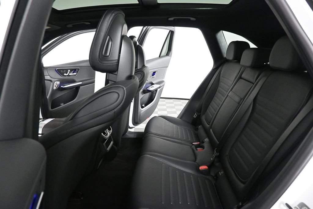 New 2027 MANUFAKTUR Moonlight White Metallic Mercedes-Benz GLC 300 image 10