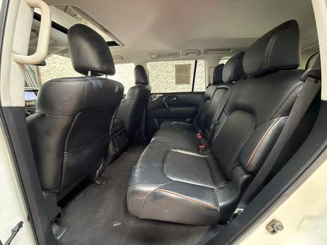 Used 2018 Pearl White Nissan SL image 17