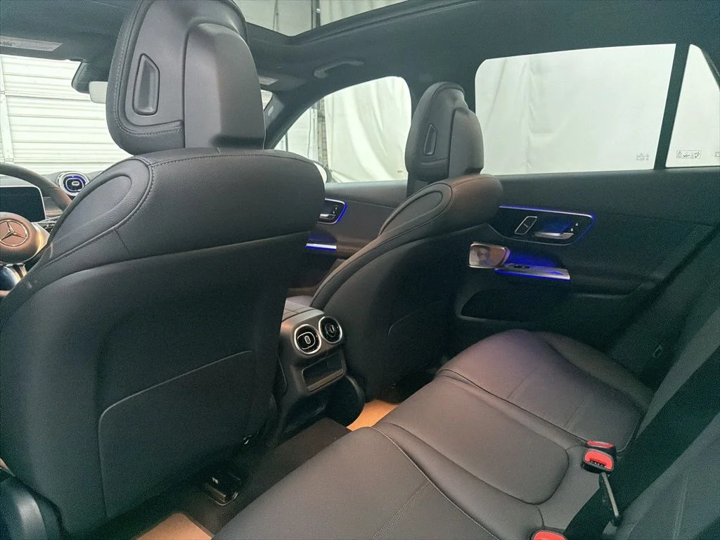 Used 2026 White Mercedes-Benz GLC 300 image 17