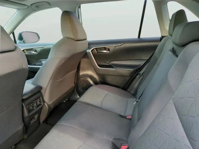 Used 2022 White Toyota XLE image 17