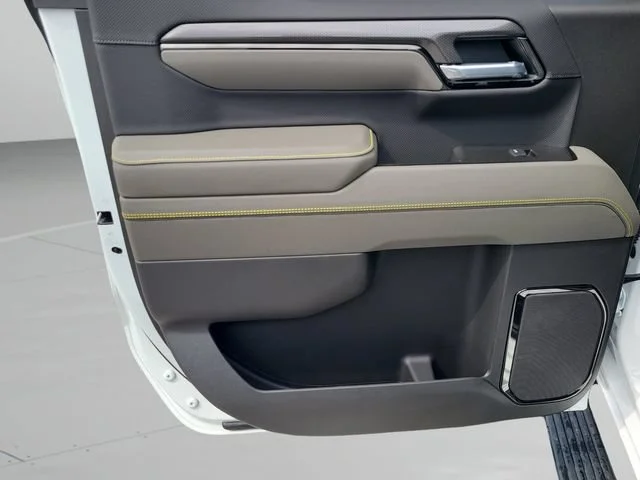 New 2026 Summit White Chevrolet ZR2 image 15