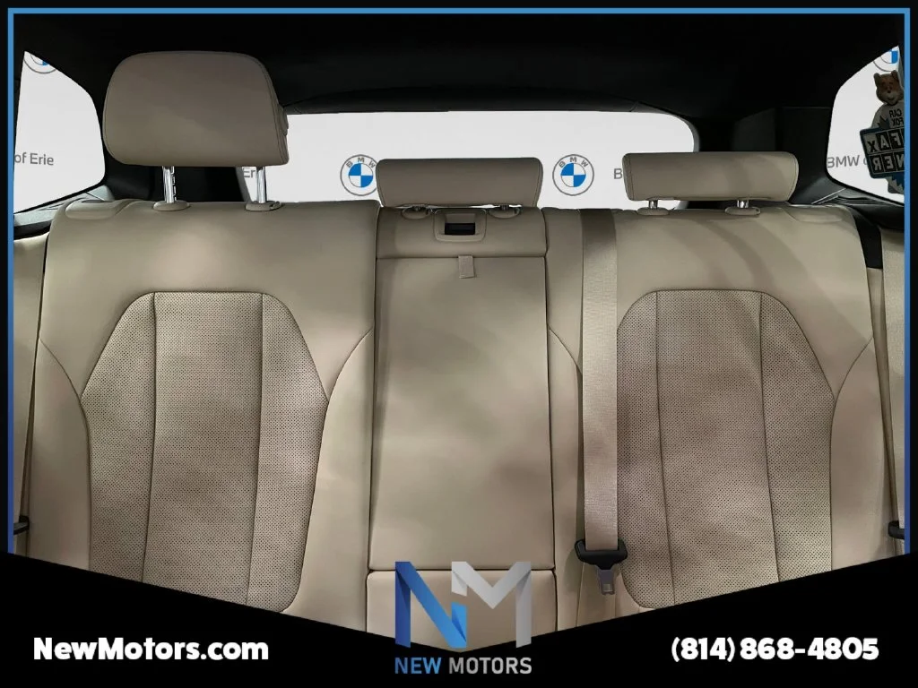 Used 2022 Blue Metallic BMW xDrive30i image 13