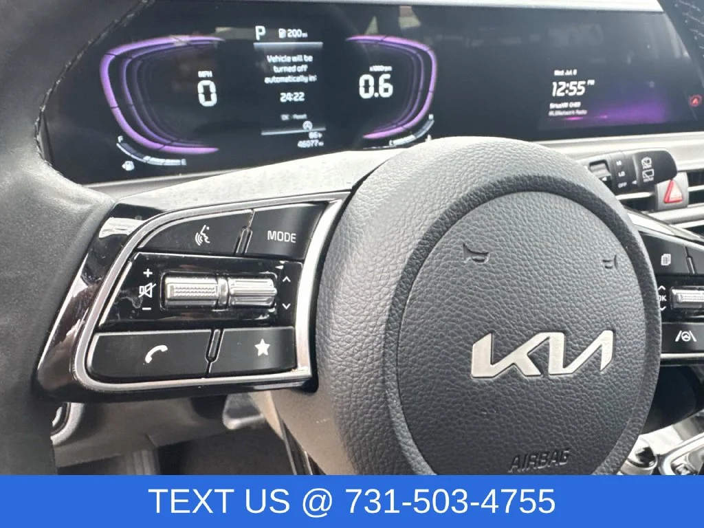 Used 2025 White Kia S image 34