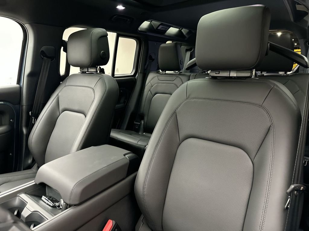 New 2026 Tasman Blue Land Rover S image 10