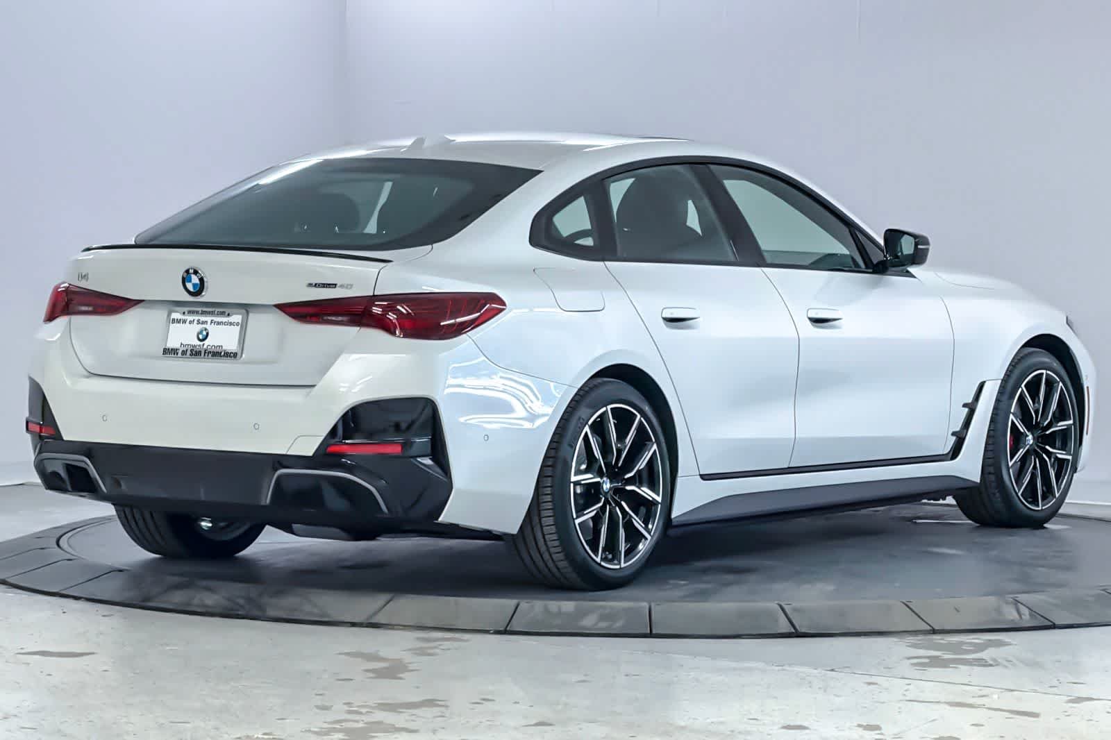New 2026 Mineral White Metallic BMW eDrive40 image 2