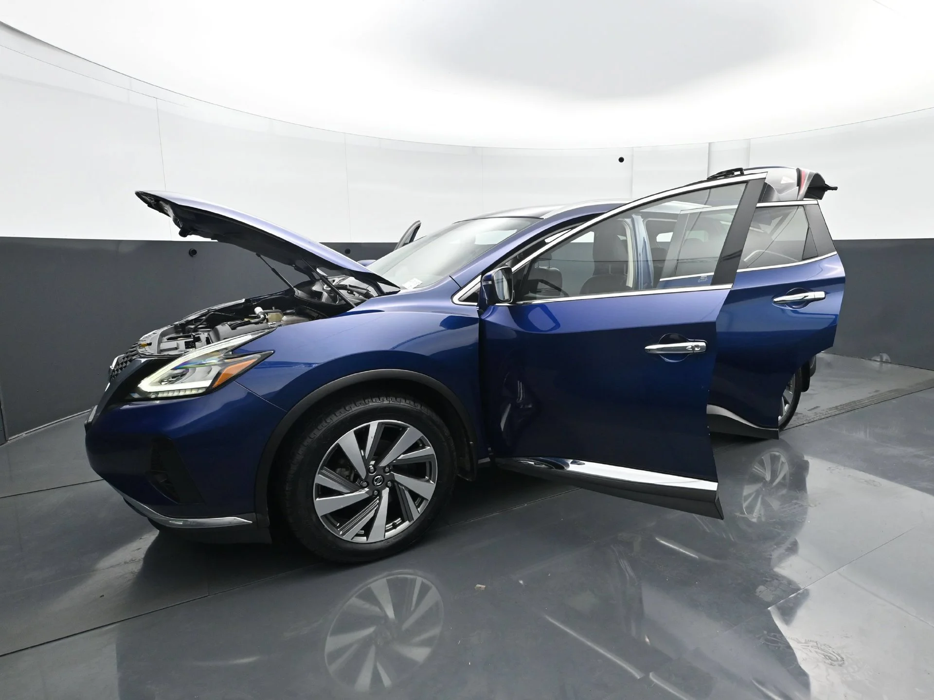 Used 2020 Deep Blue Pearl Nissan SL image 30